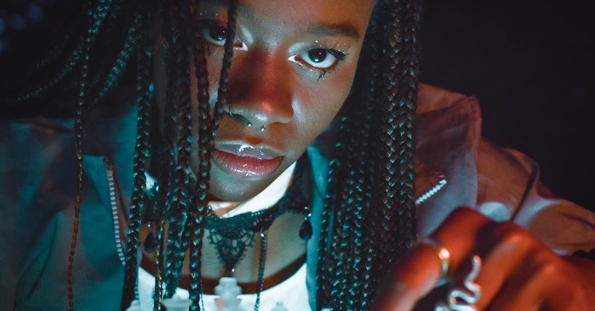 découvrez tout ce que vous devez savoir sur le piercing septum : conseils d'entretien, styles tendance, soins post-piercing et précautions à prendre. exprimez votre personnalité avec ce bijou audacieux et unique.