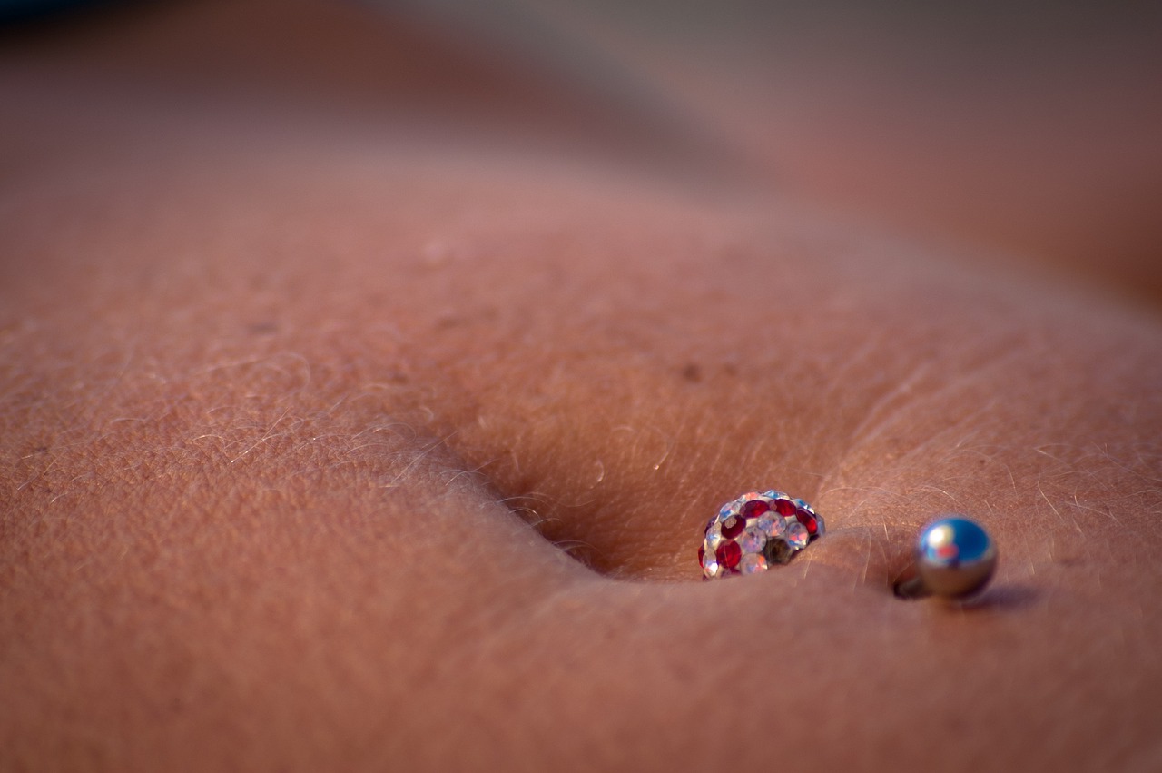 découvrez tout sur le piercing tragus : soins, styles et conseils pour un bijou audacieux et tendance sur votre oreille.