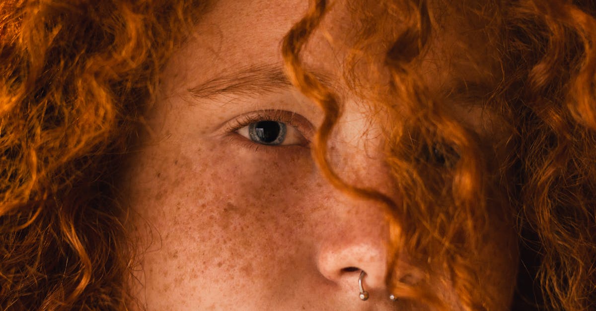 découvrez l'art du piercing avec notre sélection de bijoux variés et tendances. que vous soyez novice ou passionné, trouvez l'inspiration et des conseils pour sublimer votre style tout en respectant votre corps.
