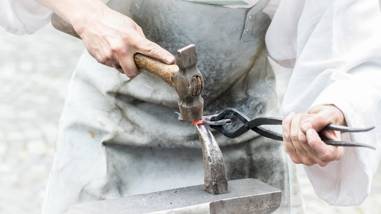 découvrez notre gamme de pinces pour piercing, des outils professionnels pour réaliser facilement et en toute sécurité vos piercings.