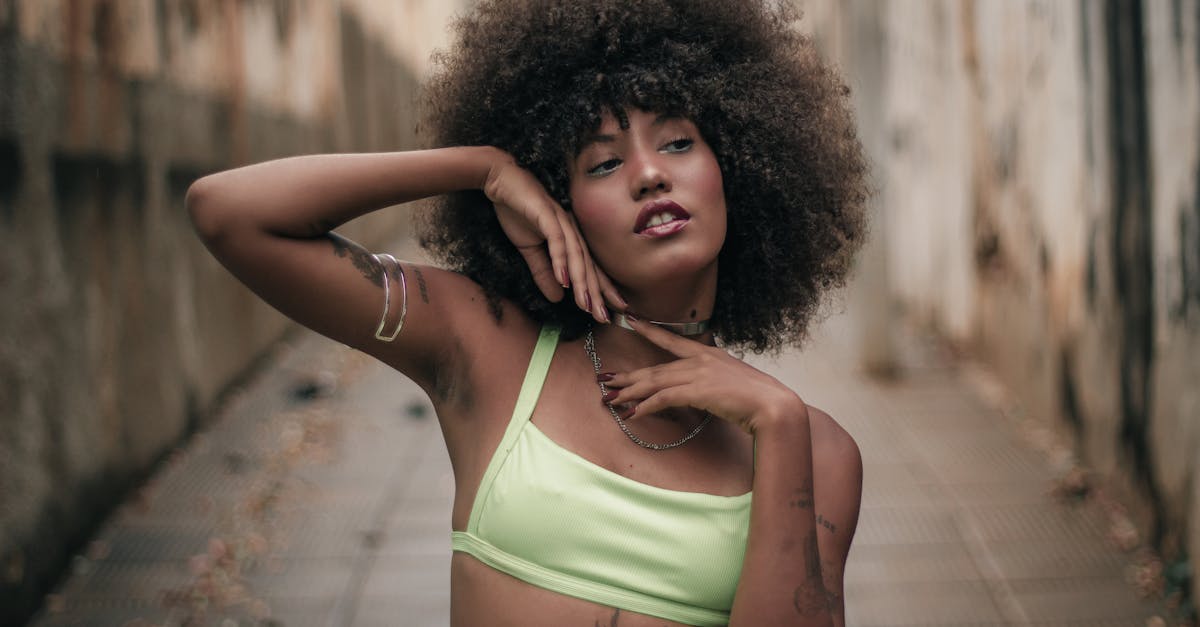 découvrez l'univers fascinant des piercings, des tendances aux conseils d'entretien. explorez notre guide complet sur les différents types de piercings, leur signification et comment choisir celui qui vous correspond. sublimez votre style avec des accessoires uniques et soyez à la pointe de la mode !