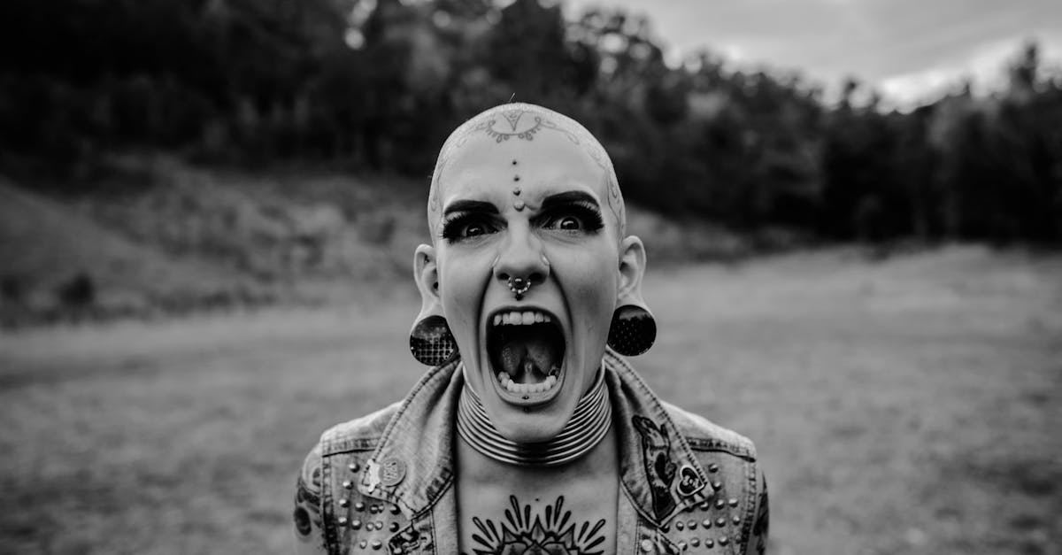 découvrez notre sélection de piercings tendance et originaux, adaptés à tous les styles. que vous soyez novice ou expert, trouvez le bijou parfait pour sublimer votre personnalité et exprimer votre créativité.