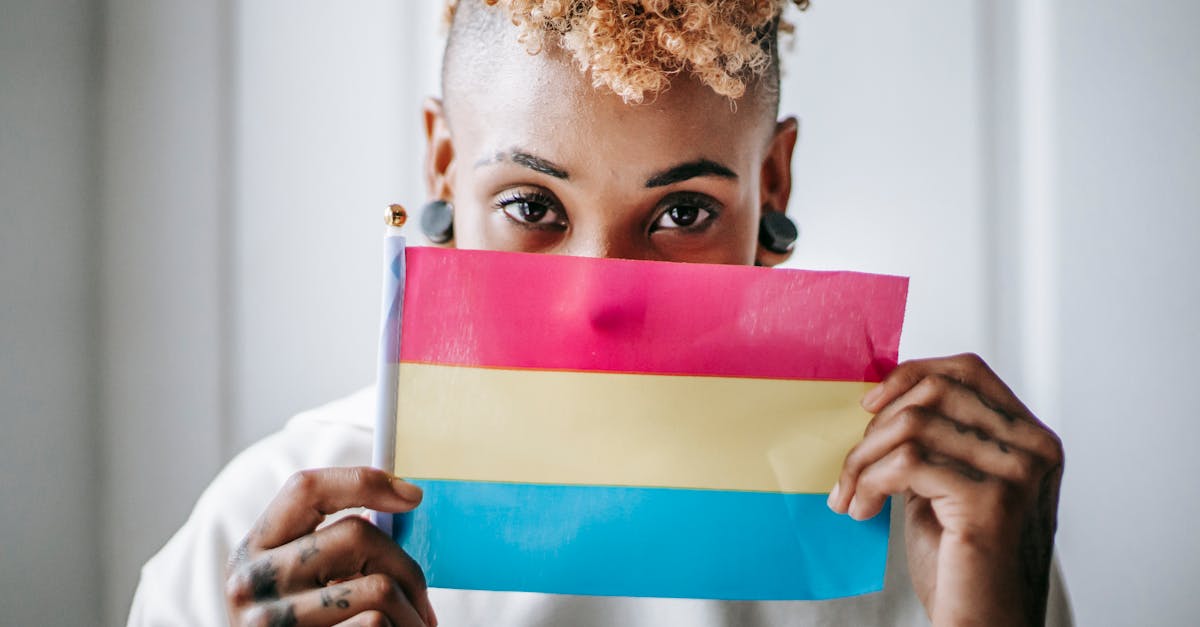 découvrez l'univers fascinant des piercings : styles, tendances et conseils pour embellir votre look. explorez les différentes options de piercings et trouvez l'inspiration pour exprimer votre personnalité avec audace.