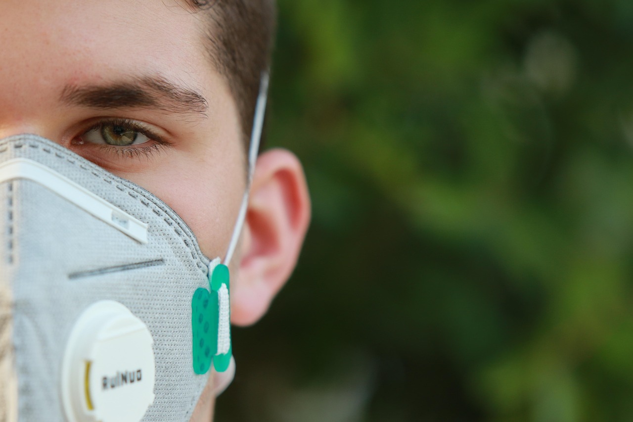 Soins oreilles percées : conseils essentiels pour une cicatrisation sans souci