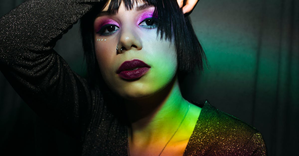 découvrez l'univers fascinant des piercings : tendances, conseils et inspirations pour embellir votre style avec des bijoux uniques. que vous soyez novice ou passionné, plongez dans le monde des piercings et trouvez le look qui vous ressemble.