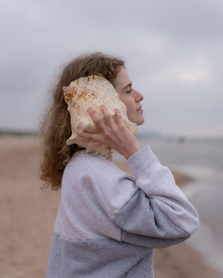 découvrez tout sur le conch piercing : style, soins, douleurs et conseils pour réussir votre modification corporelle avec élégance et sécurité.