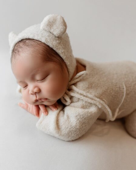 perçage d'oreilles pour bébé : un service sûr et hygiénique pour sublimer les petites oreilles de votre enfant avec délicatesse et professionnalisme.